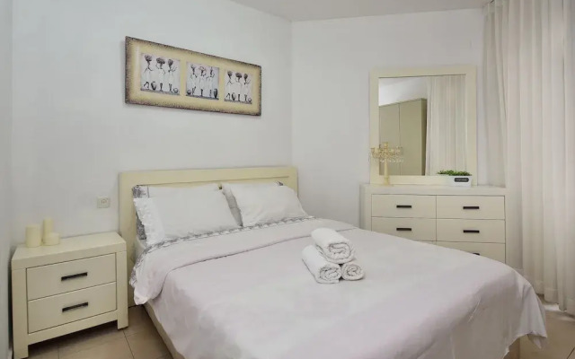 Family Vacation by Kinneret All Comforts