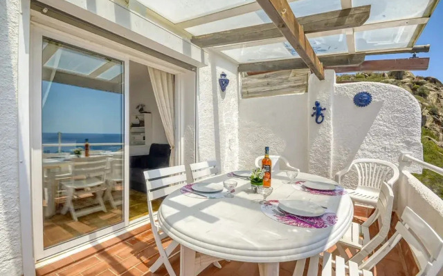 House in Rosas With Waterfront & Beach Nearby