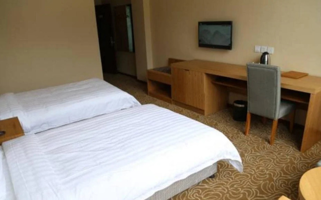 Linzhi Yonghui Business Hotel