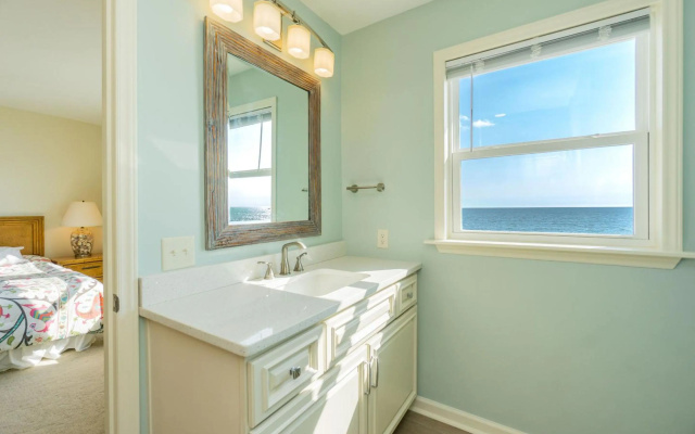 Yorkshire by Oak Island Accommodations