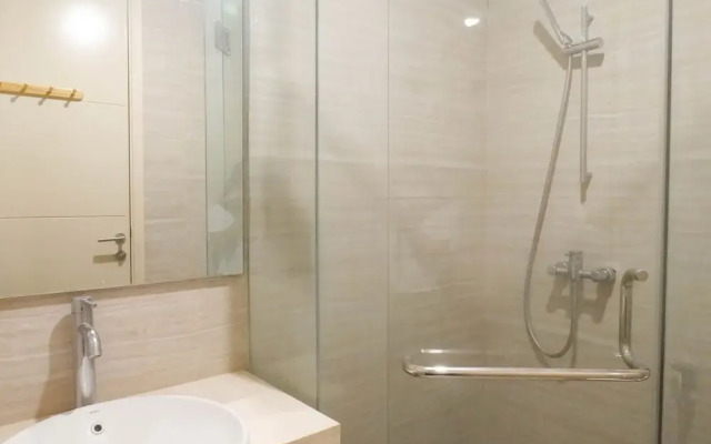 Exquisite & Spacious 2BR Apartment at La Riz Supermall Mansion