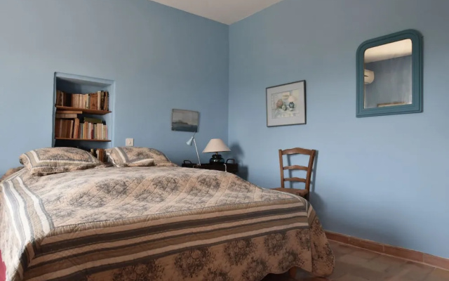 Charming Villa in Lauris South of France with Private Pool