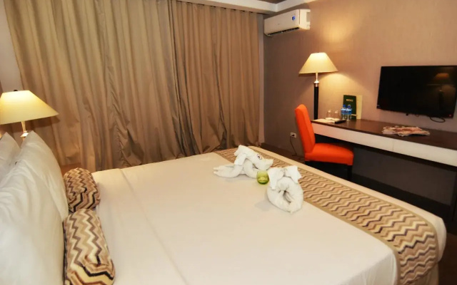 88 Courtyard Hotel