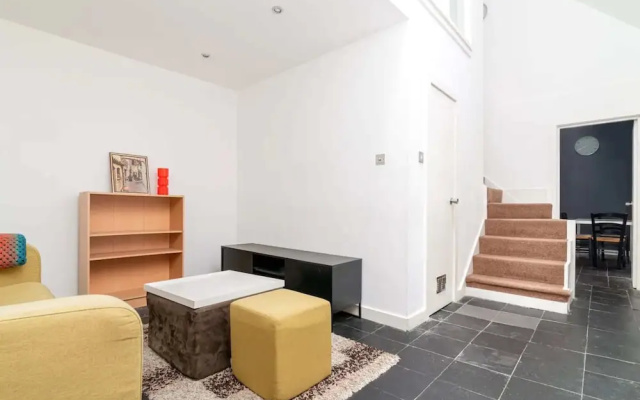 Stunning Art-deco Style 2 Bedroom Apartment in Fitzrovia