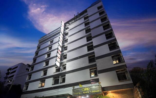 Royal Asia Lodge Hotel Bangkok вид на фасад