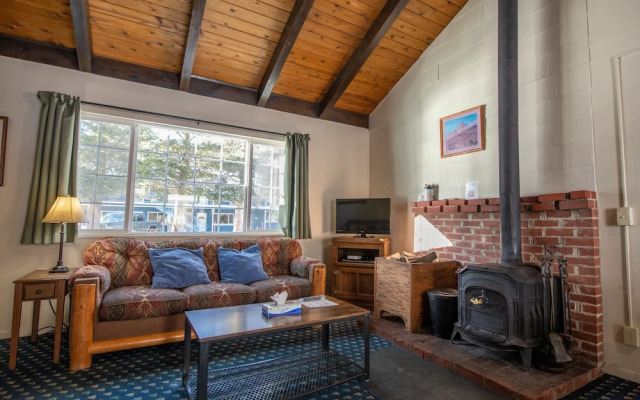 Gull Lake Lodge