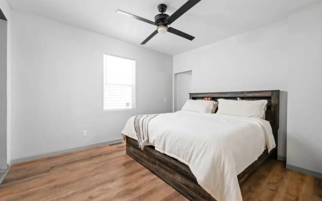 590 Newly Remodeled 4 Bedroom - Downtown