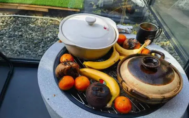 Chun Ge's yard