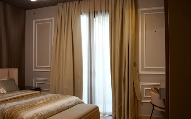 Stylish 1 BR for rent G005