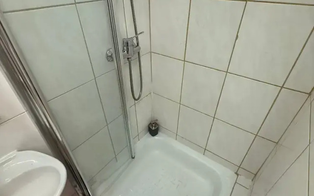 Budget 1BR Apt Close to Westbahnhof