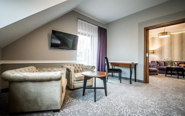 Hotel Poledno
