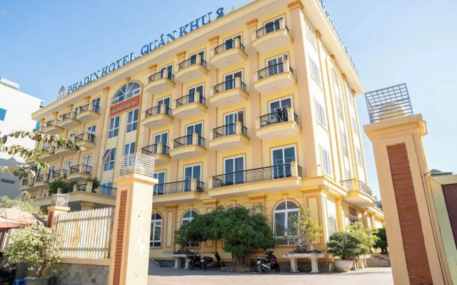 Pha Din Hotel