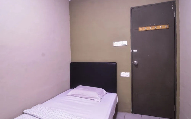 Oyo 89630 Hilltop Room