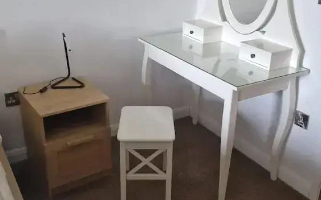 Relaxing Room With Ensuite Rutland Point