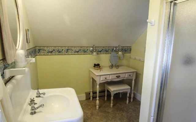Admiral Peary Inn Bed & Breakfast