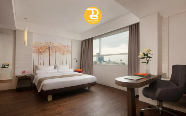 FOX Lite Royal Bay Makassar
