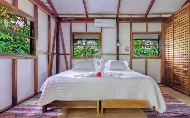 Private Caribbean Villa, Hot Jacuzzi & Pool