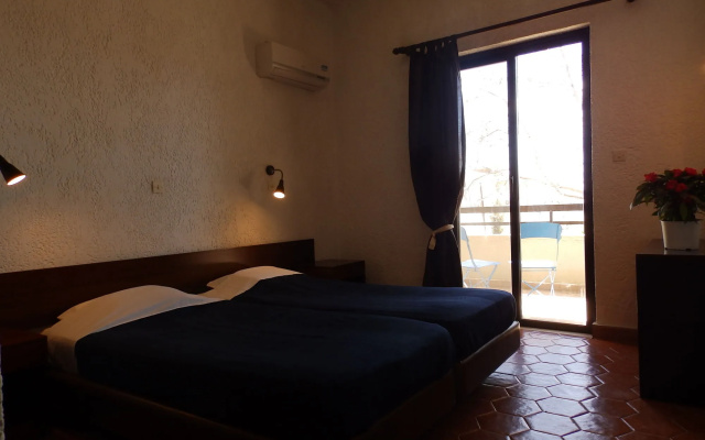 Emmanuel Apartments