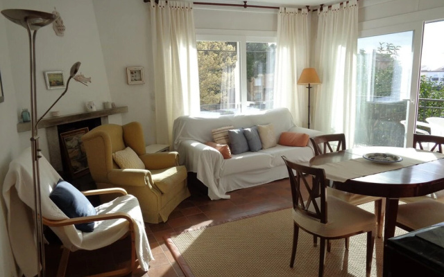 Aj-6 Calella DE Palafrugell 6 PAX