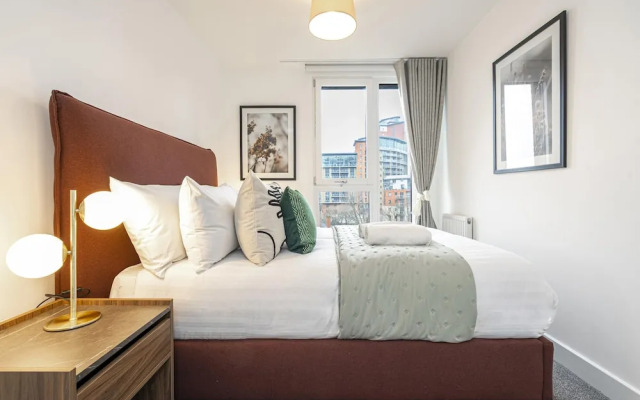 Chic Apartment Near City Centre
