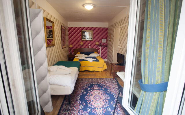 Hotel Aviatic комната для гостей