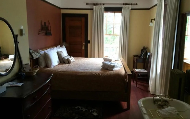 Naramata Heritage Inn & Spa