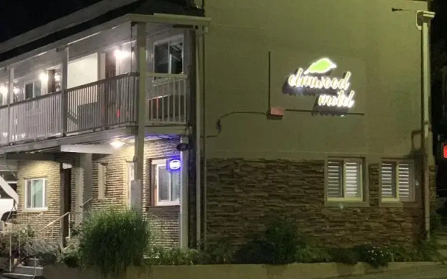 Elmwood Motel