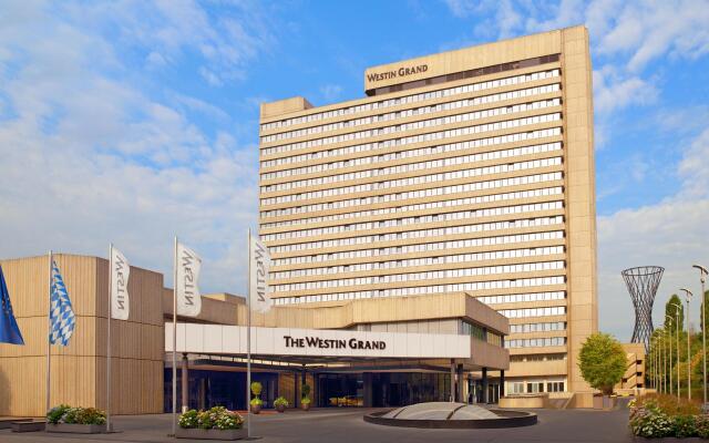 Отель The Westin Grand Munich вид на фасад