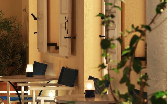 Отель Reverie Santorini Hotel Греция, Остров Санторини - отзывы, цены и фото номеров - забронировать отель Reverie Santorini Hotel онлайн вид на фасад