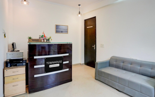 Townhouse Sector 53 Golf Course