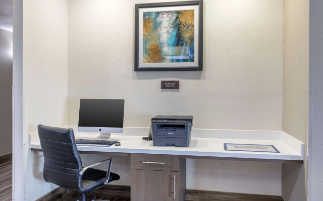 Best Western Plus Mansfield Inn & Suites