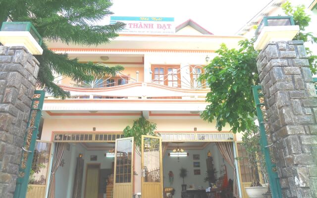 Отель Tan Dat Guest House Далат вид на фасад