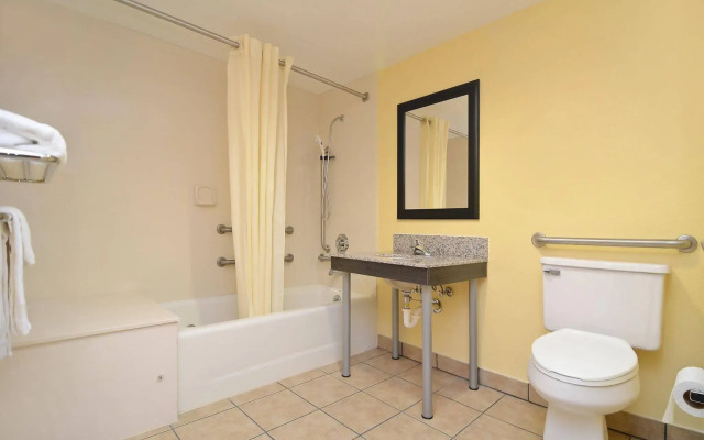 Best Western Cades Cove Inn