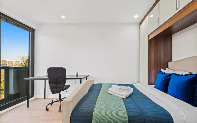 Three Bedroom Apartment in Hoxton