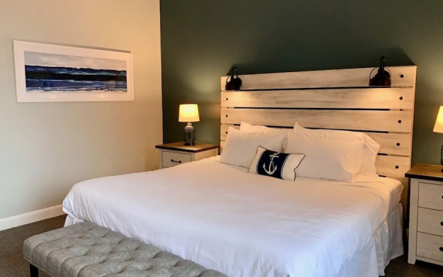 Smuggler's Cove Inn