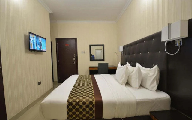 Lakeem Suites - Agboyin Surulere