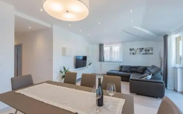Apartments Roy