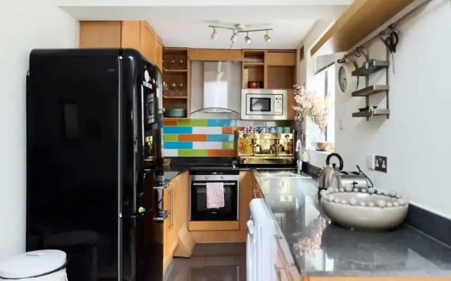 The Shoreditch Retreat - Inviting 2bdr Apartment