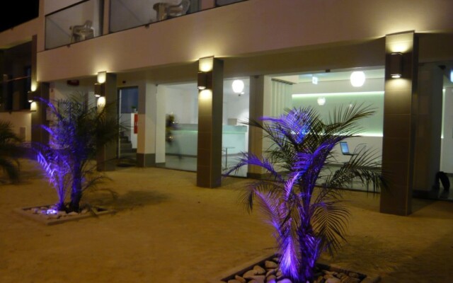 Отель KR Hotels - Albufeira Lounge вид на фасад