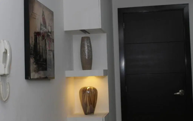 A2J Luxury 1BR BGC Balcony Suite Near BurgosCircle