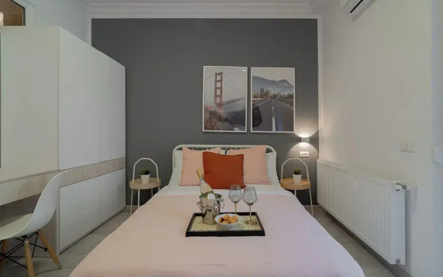 Central 4BR Flat - 2 Units Combined with Balconies, Near Cismigiu, 2 Kitchens & 2 Baths