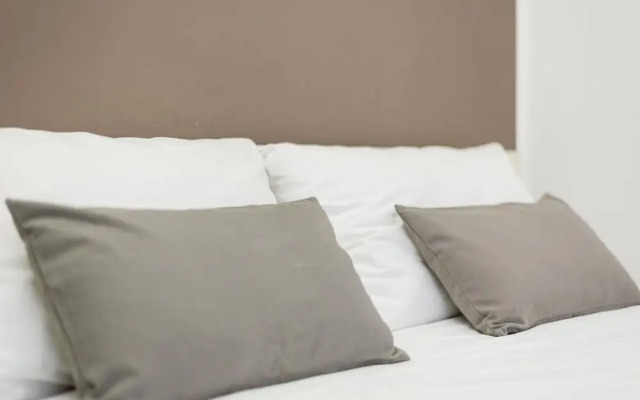 JOIVY 1-Bed Flat In Quiet Neighborhood