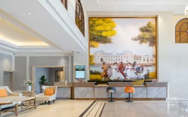 Vienna Hotel (Zhangye Gaotie West Railway Station Dafo Temple)