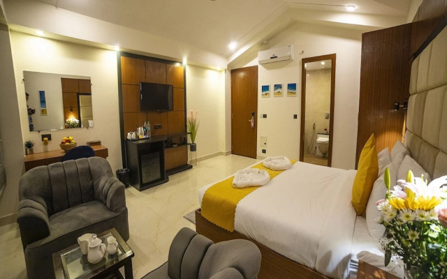 HUE GUH The Porto Candolim