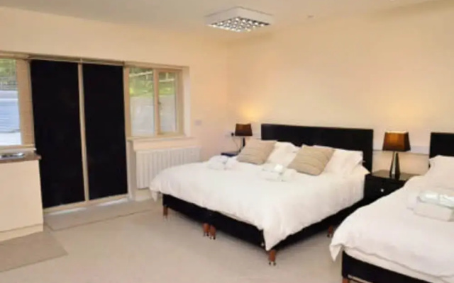 Cotswolds Valleys Accommodation-Stony Hs