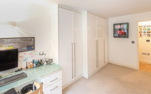 Stylish Two Bedroom Flat BCA