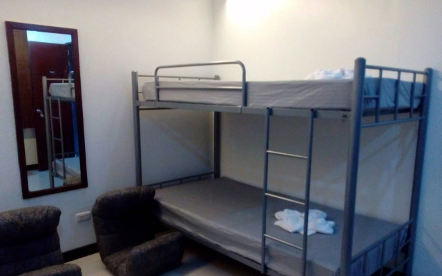 Circle-b Apartelle & Suites