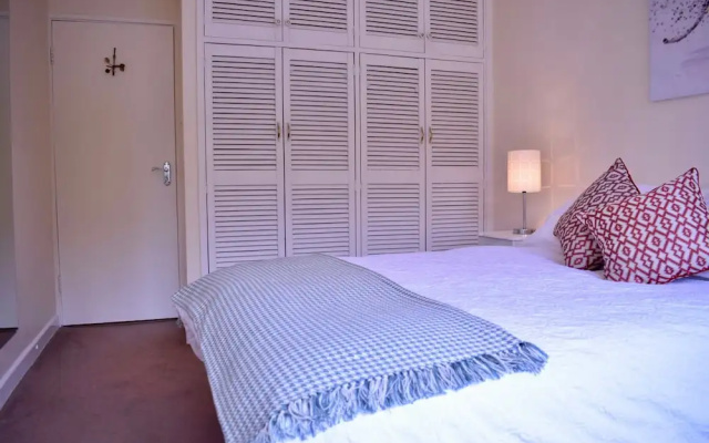 Airy 1 Bedroom Apartment Near The Beach