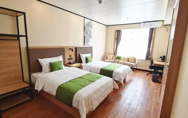 GreenTree Inn Beijing Chaoyang District Langxinzhuang Metro Station Express Hotel