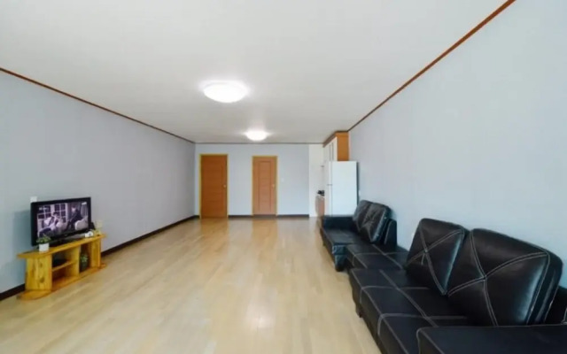 Chuncheon Aisan Tennis Pension(춘천 아이산테니스펜션)